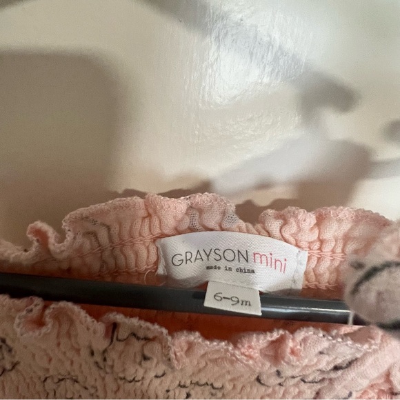 Like new one piece - Picture 2 of 2